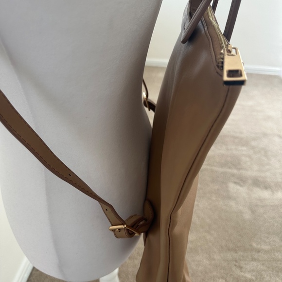 NWOT- SUMMER & ROSE Shanna Vegan Leather Backpack Tote Bag - Beige main image 2